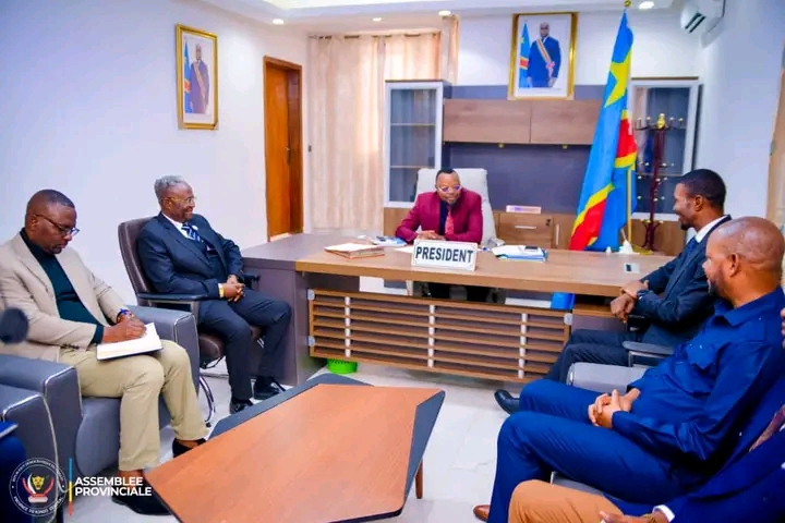Kongo Central : Papy Mantezolo Diatezua au cœur des échanges avec l’OCC, la FEC et les photographes du Pont Maréchal