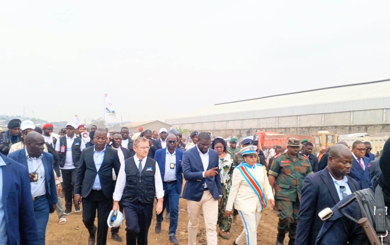 Kongo Central : le gouverneur Grâce Bilolo lance les travaux d'urgence de curage de la rivière Kalamu à Boma
