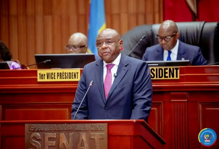 Sécurité des transports en RDC : Jean-Pierre Bemba annonce au Sénat l'interdiction des baleinières en bois dès le 15 novembre